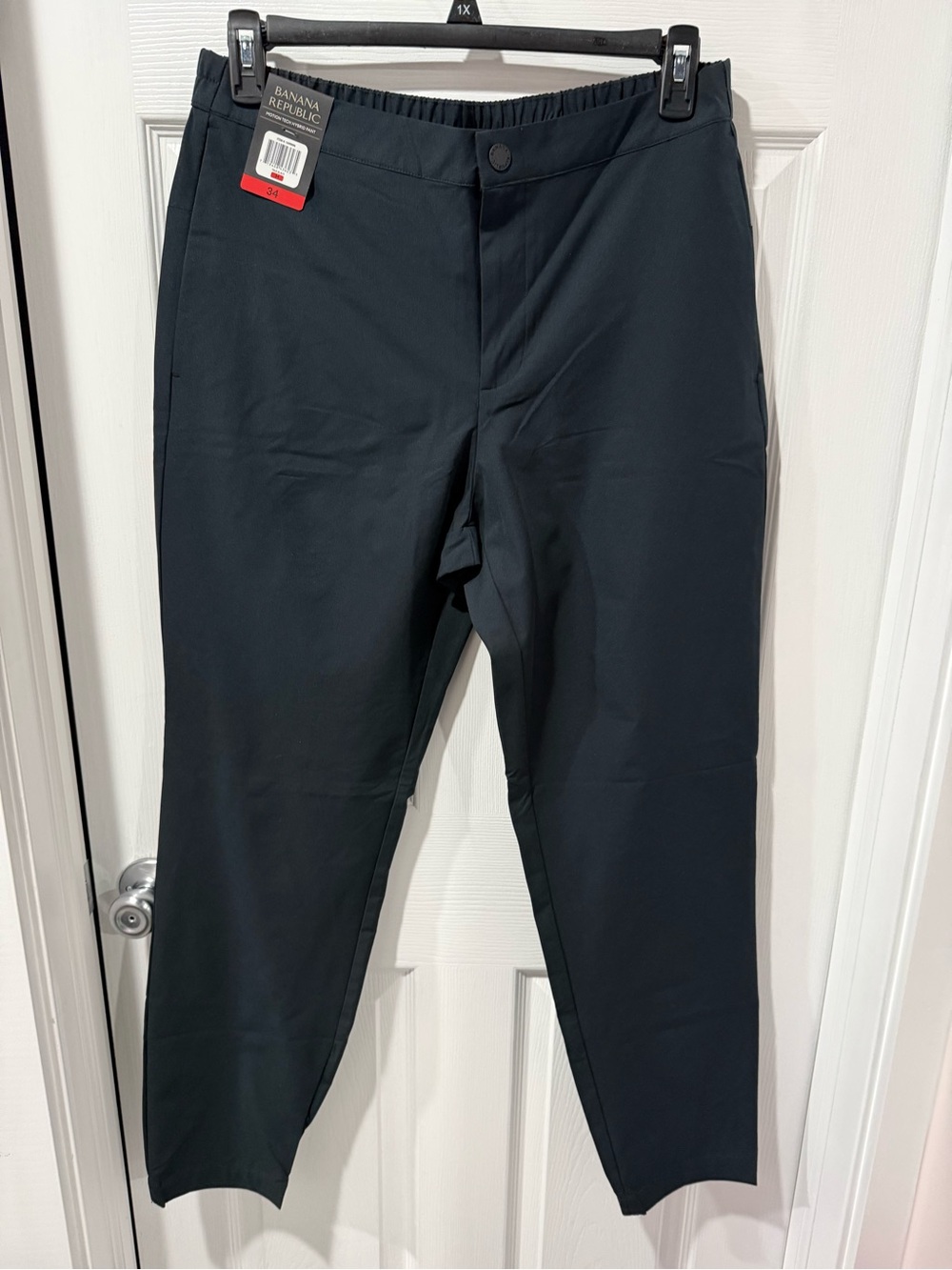 Banana Republic Motion tech hybrid pants Dark Navy size 34, 30 inseam